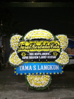 Papan Bunga Duka di Cipadung Kulon
